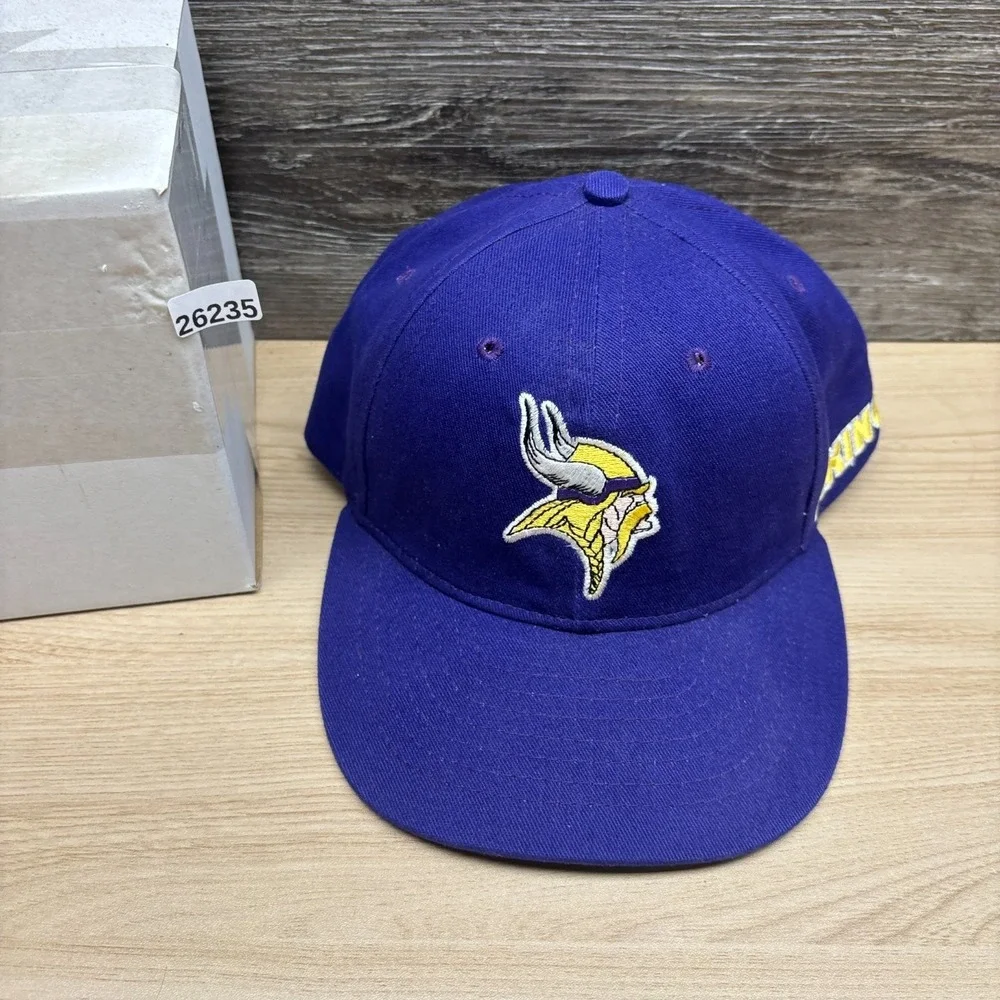 Vintage Minnesota Vikings Hat Cap Snap Back Purple NFL Football Logo Athletic